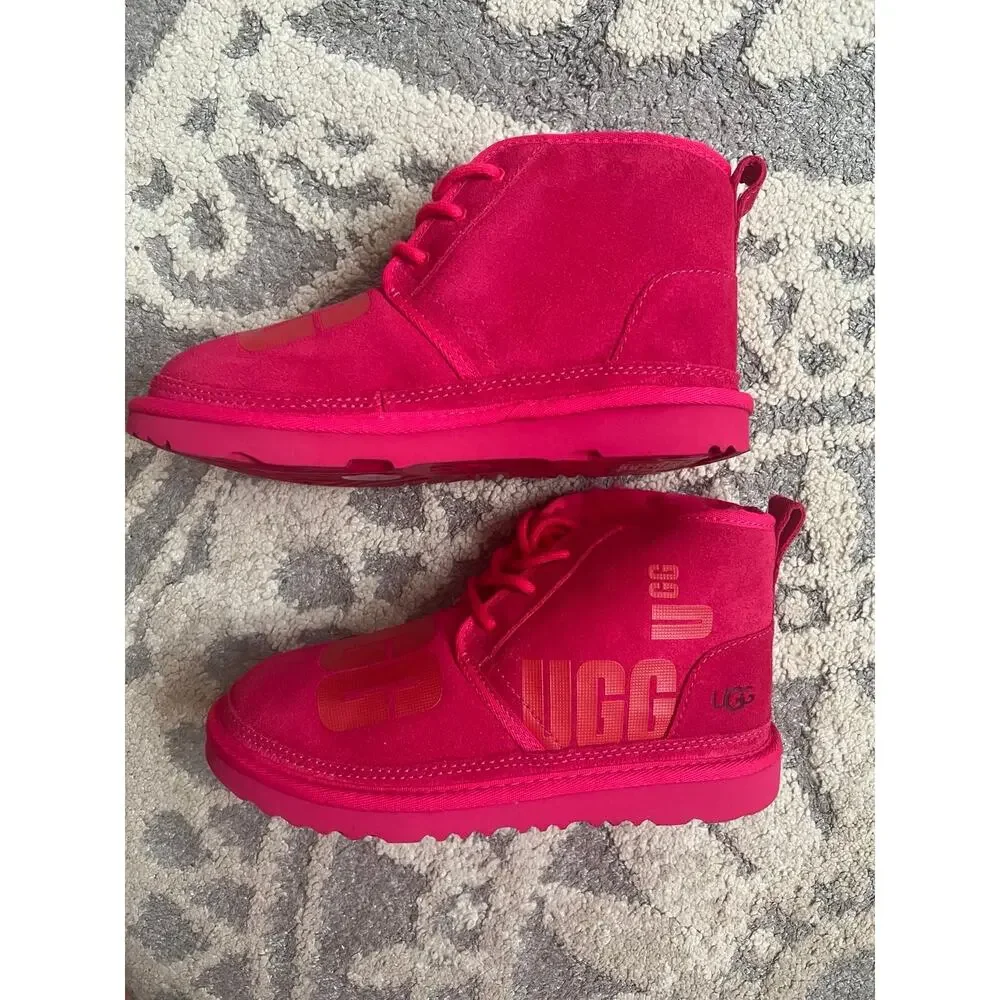 NWT❤️UGG Neumel II Scatter Graphic sz4